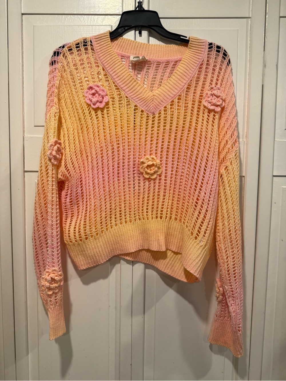 Bibi flower crochet sweater size medium NWOT